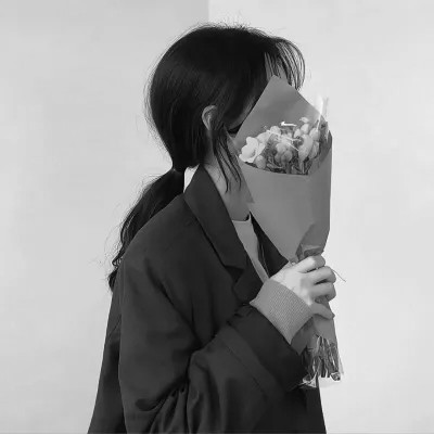 黑白女生头像氛围感