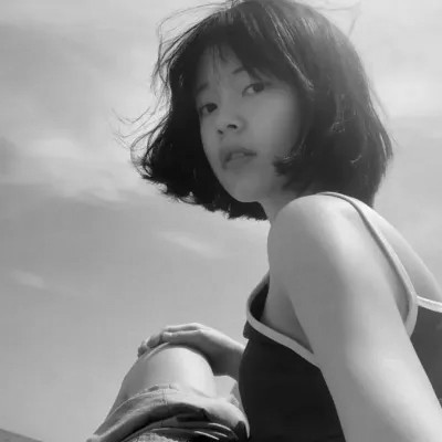 黑白女生头像氛围感