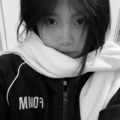 黑白女生头像氛围感