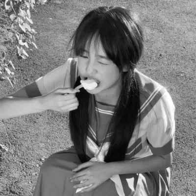 黑白女生头像氛围感