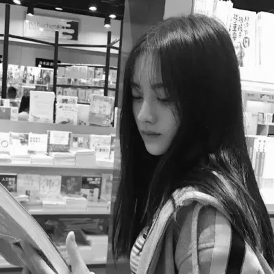 黑白女生头像氛围感