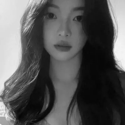 黑白女生头像氛围感