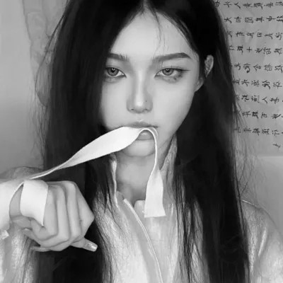黑白女生头像氛围感