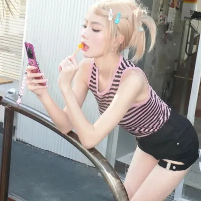 富有氛围感的头像女生真人高清