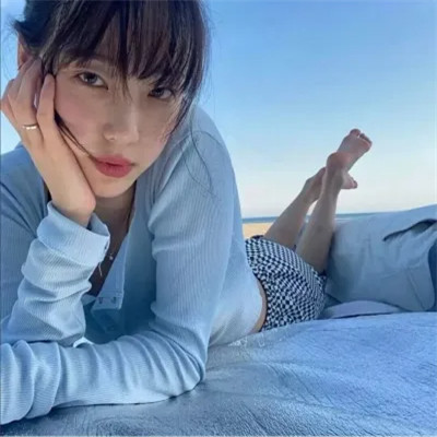 氛围感微信女生头像