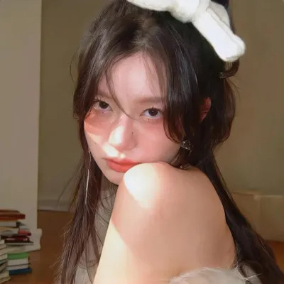 氛围感微信女生头像