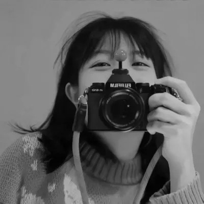 黑白女生头像真人高级