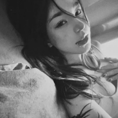 黑白女生头像真人高级