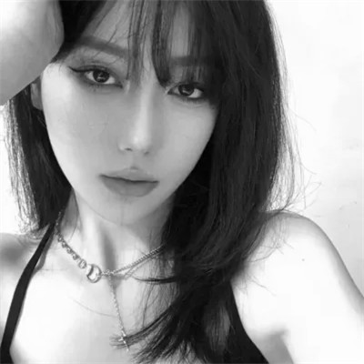 黑白女生头像真人高级