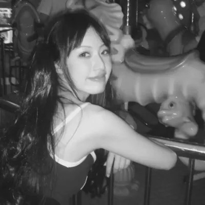 黑白女生头像真人高级