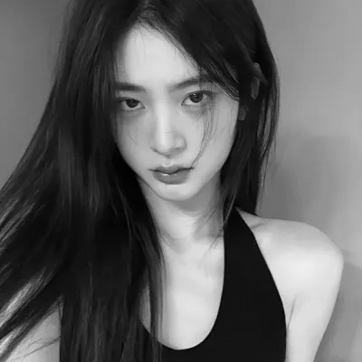 黑白女生头像真人高级