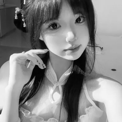 黑白女生头像真人高级