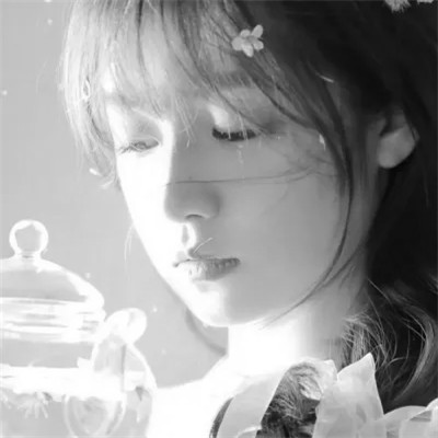黑白女生头像真人高级