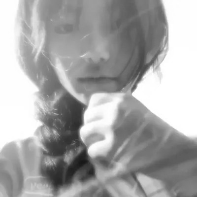 黑白女生头像真人高级
