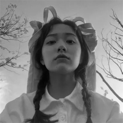 黑白真人女生头像