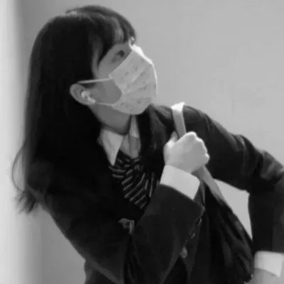 黑白真人女生头像