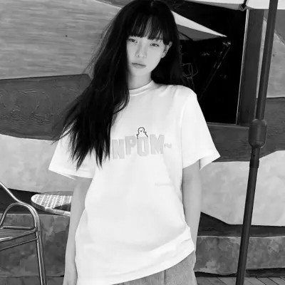 黑白真人女生头像