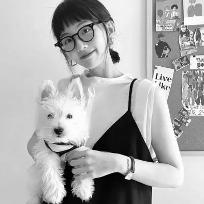 黑白真人女生头像