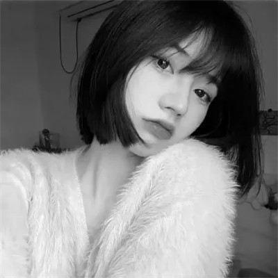 黑白真人女生头像