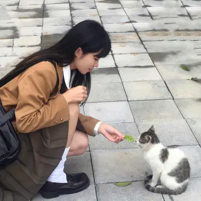 qq头像女生ins氛围感真人图片