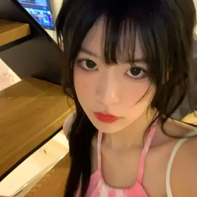 qq头像女生ins氛围感真人图片