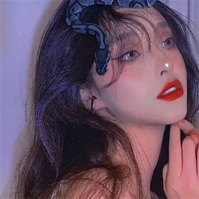 qq头像女生ins氛围感真人图片