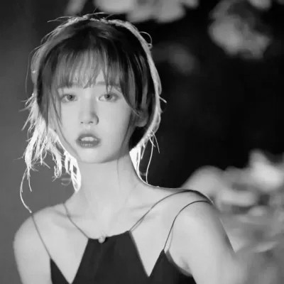 微信头像图片黑白女生