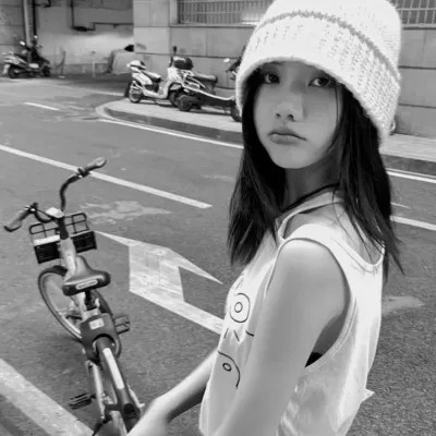微信头像图片黑白女生