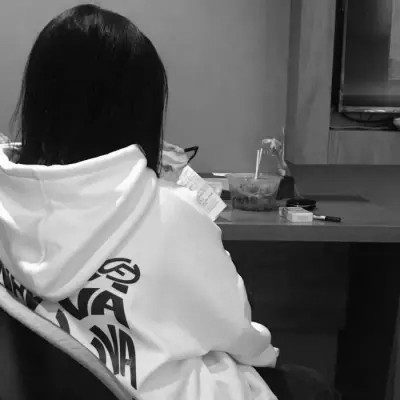 微信头像图片黑白女生