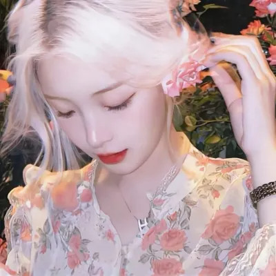 特别清纯的女生头像