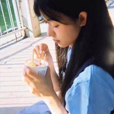 清新自然漂亮美女头像图片