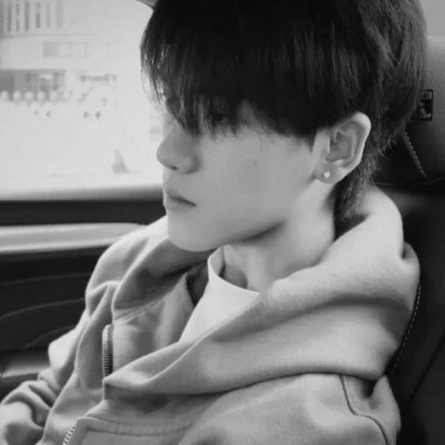 真人男头黑白高级感