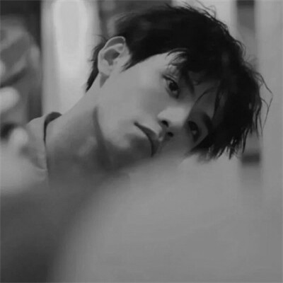 真人男头黑白高级感