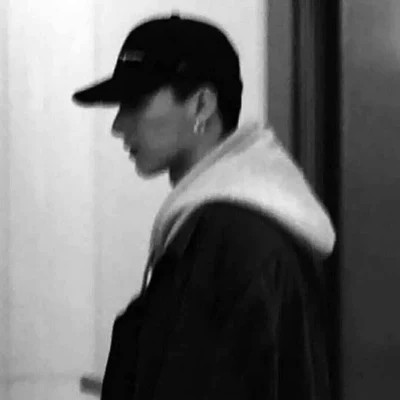 男头像黑白高冷真人帅气图片