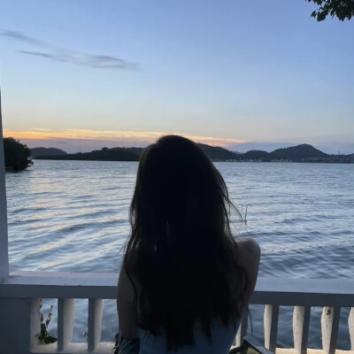 背影头像女生唯美漂亮仙气