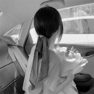 唯美黑白美女背影图片头像