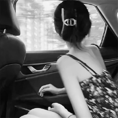 唯美黑白美女背影图片头像
