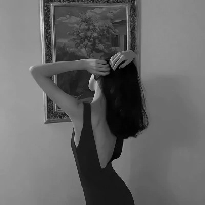 唯美黑白美女背影图片头像
