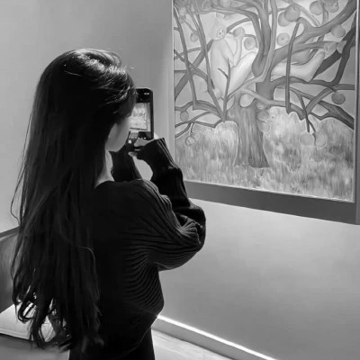 唯美黑白美女背影图片头像