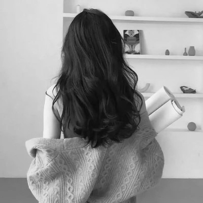 唯美黑白美女背影图片头像