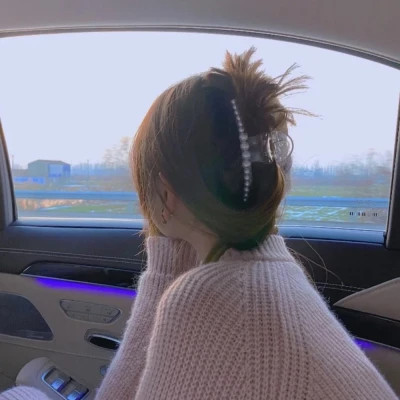 女生背影头像ins高级质感