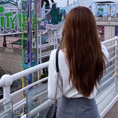 女生背影头像ins高级质感