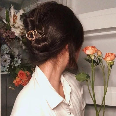 女生背影头像ins高级质感