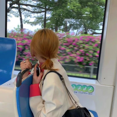 女生头像背影高级质感