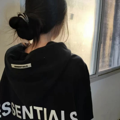 女生高级感的背影意境图片头像