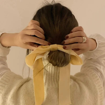 女生高级感的背影意境图片头像