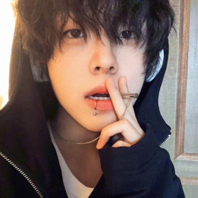 真人男生头像ins风