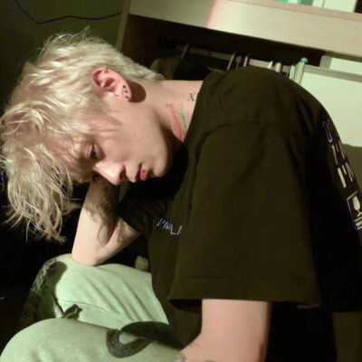 真人男生头像ins风