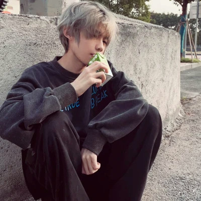 真人男生头像ins风