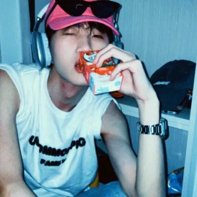 高级头像ins质感男